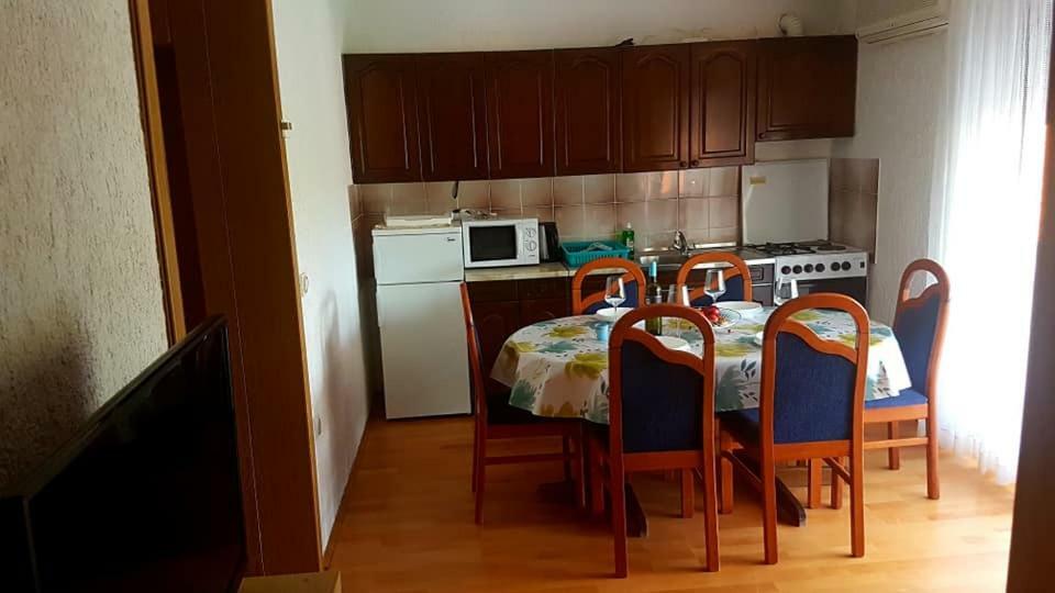 Apartmani Vibovec Lana 305 Lopar Exteriör bild